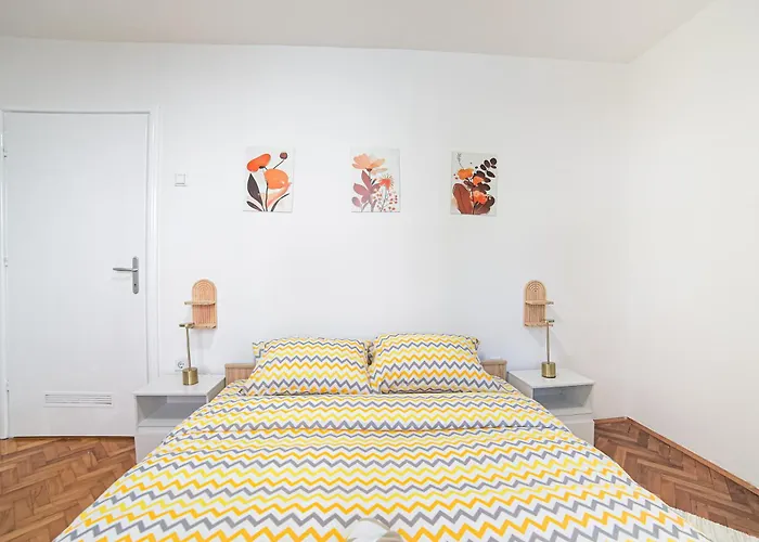 Quiet Retreat One Bdr With Balcony Szarajevó