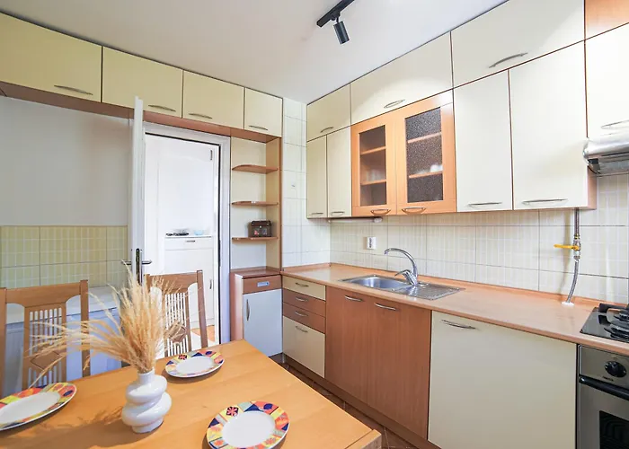 Quiet Retreat One Bdr With Balcony Sarajevo