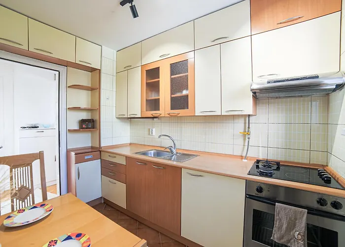 Quiet Retreat One Bdr With Balcony Apartman *