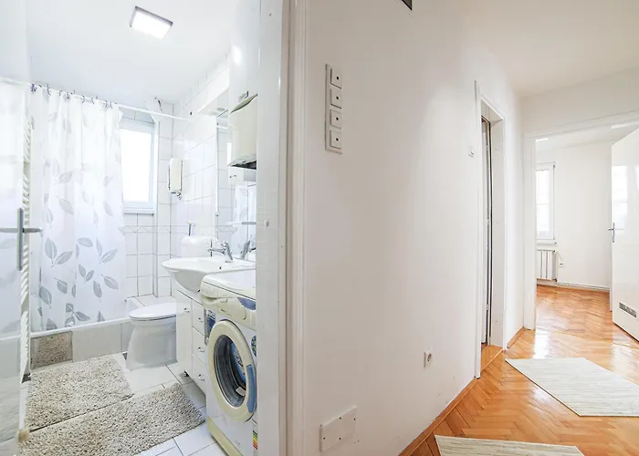 Quiet Retreat One Bdr With Balcony Apartman Szarajevó